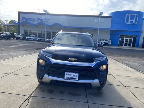 Used 2023 Chevrolet TrailBlazer LT FWD image 3