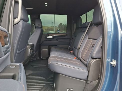 Used 2025 Chevrolet Silverado 2500 High Country w/ Technology Package AWD/4WD image 10