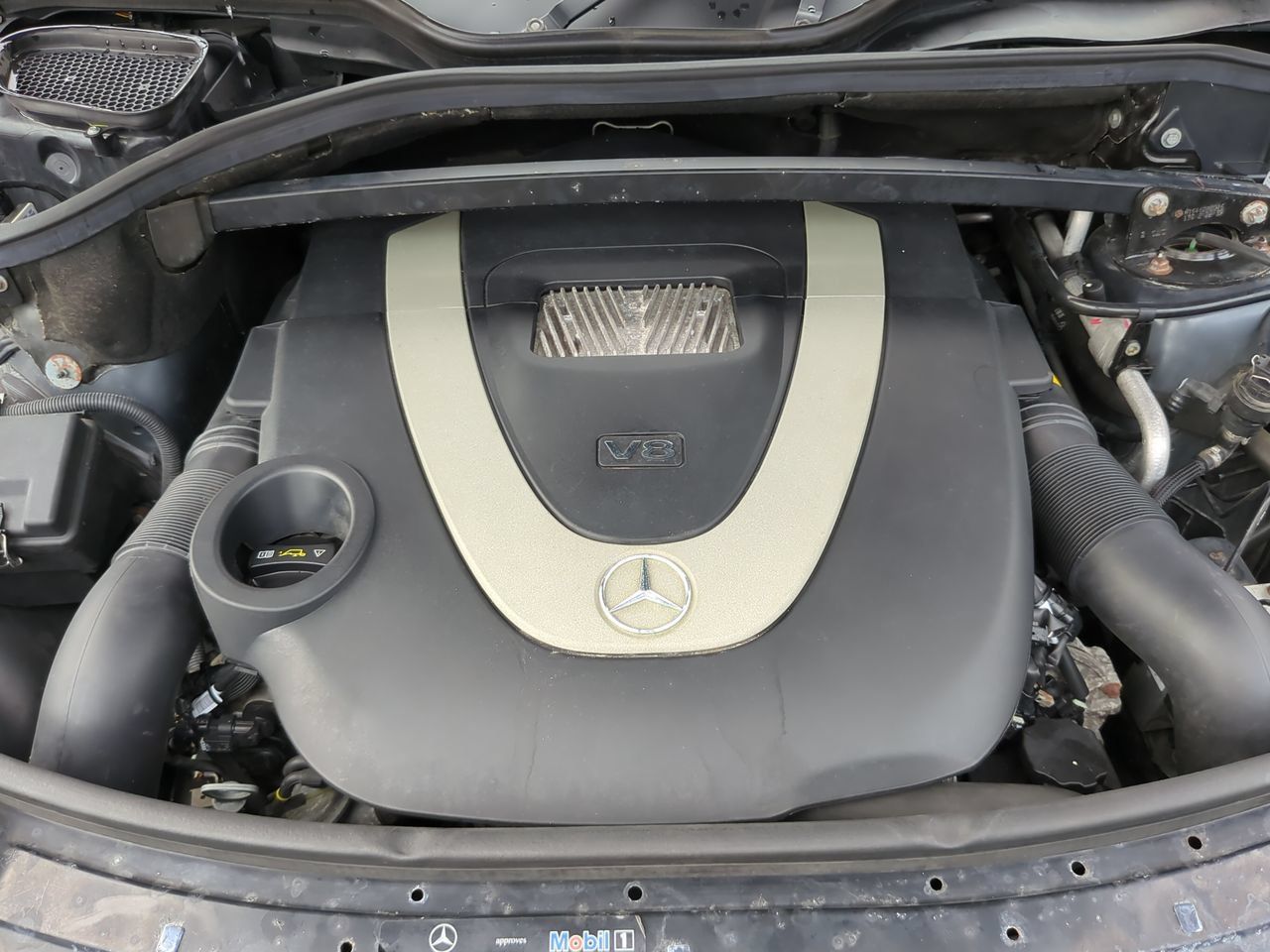 Used 2011 Mercedes-Benz GL 550 4MATIC image 22