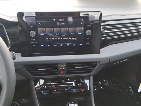 New 2026 Volkswagen Jetta SE image 19