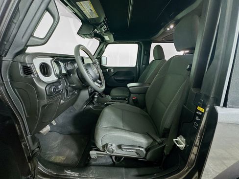 Used 2024 Jeep Wrangler Sport S image 13
