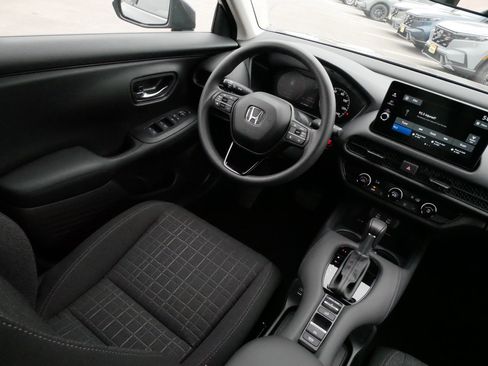 Certified 2026 Honda HR-V LX image 9