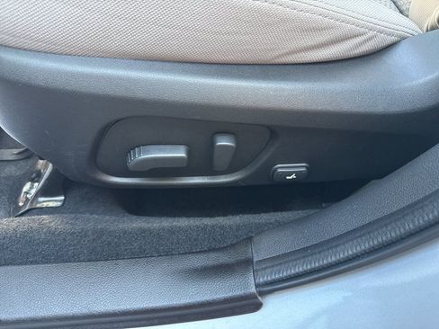 Used 2018 Subaru Forester 2.5i Premium AWD/4WD image 32
