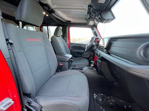 Used 2025 Jeep Wrangler Unlimited Rubicon AWD/4WD image 28