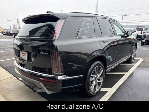 Used 2026 Cadillac Vistiq Sport image 7