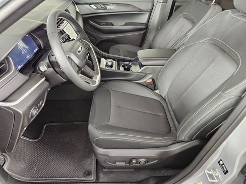 New 2025 Jeep Grand Cherokee Laredo X image 17