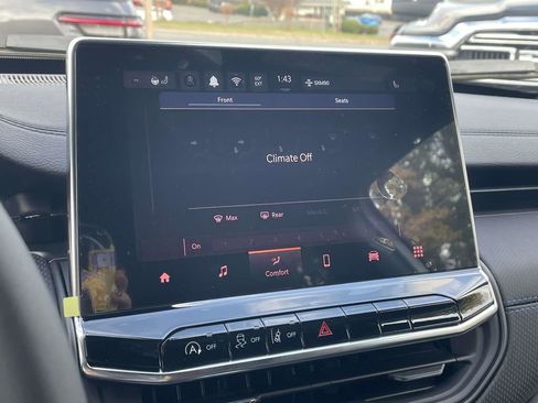 New 2026 Jeep Compass Latitude image 36