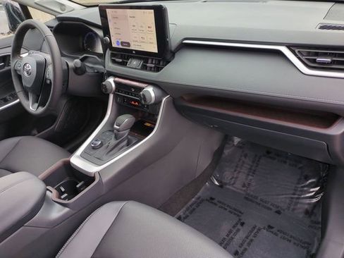 Certified 2025 Toyota RAV4 Limited w/ Advanced Technology Package image 32