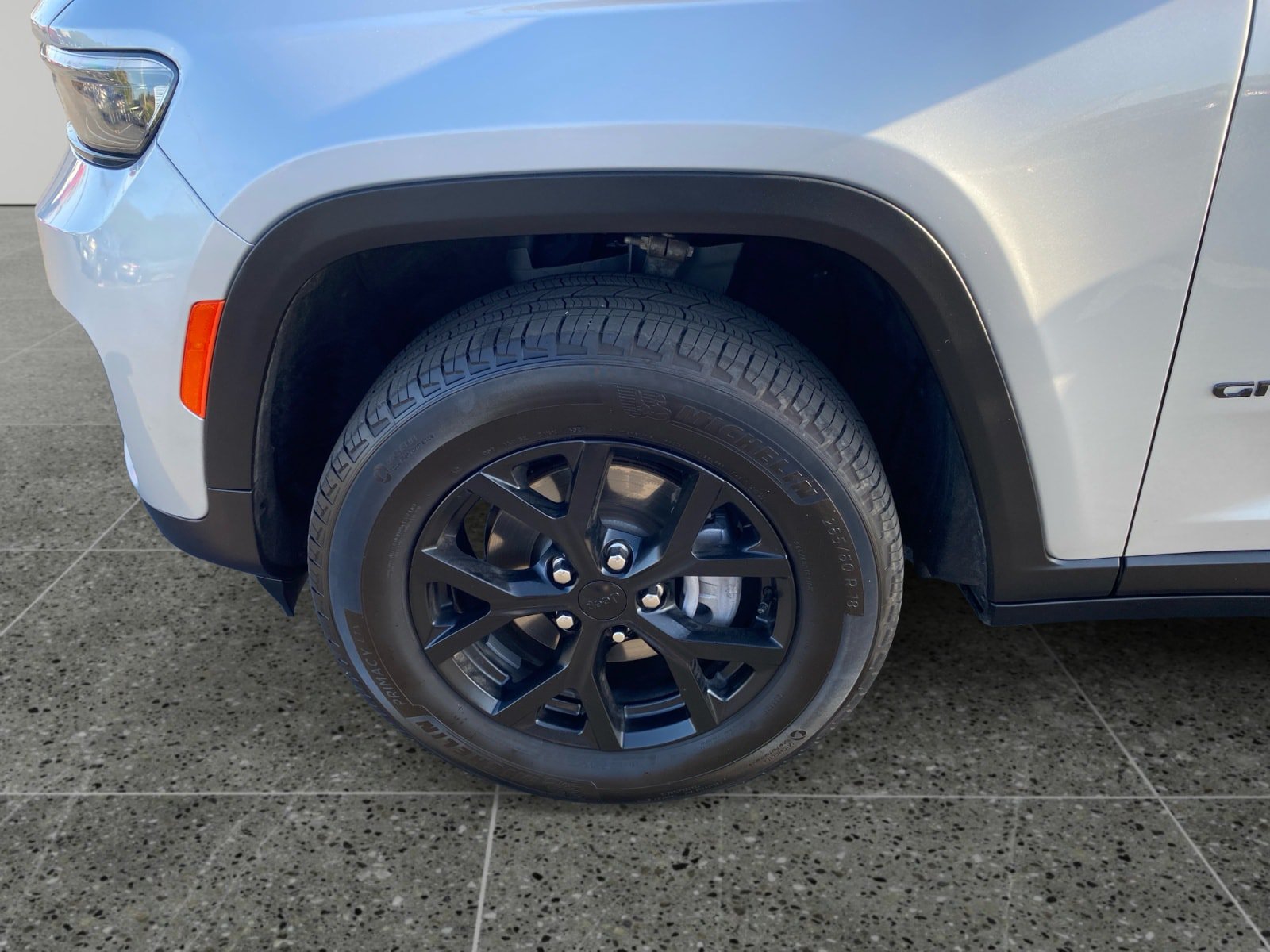 Used 2025 Jeep Grand Cherokee Altitude AWD/4WD image 14