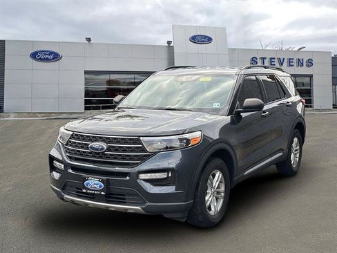 Certified 2023 Ford Explorer XLT w/ Equipment Group 202A AWD/4WD image 2