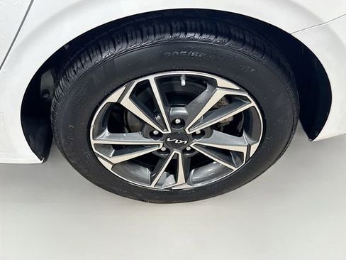 Used 2024 Kia Forte LXS w/ LXS Technology Package image 10