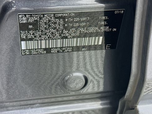 Used 2018 Toyota RAV4 LE FWD image 12