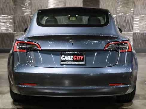 Used 2023 Tesla Model 3 Standard Range image 9