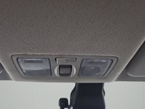 Certified 2025 Hyundai Venue SEL FWD image 21