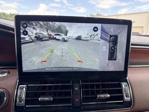 Certified 2022 Lincoln Navigator L Reserve AWD/4WD image 25