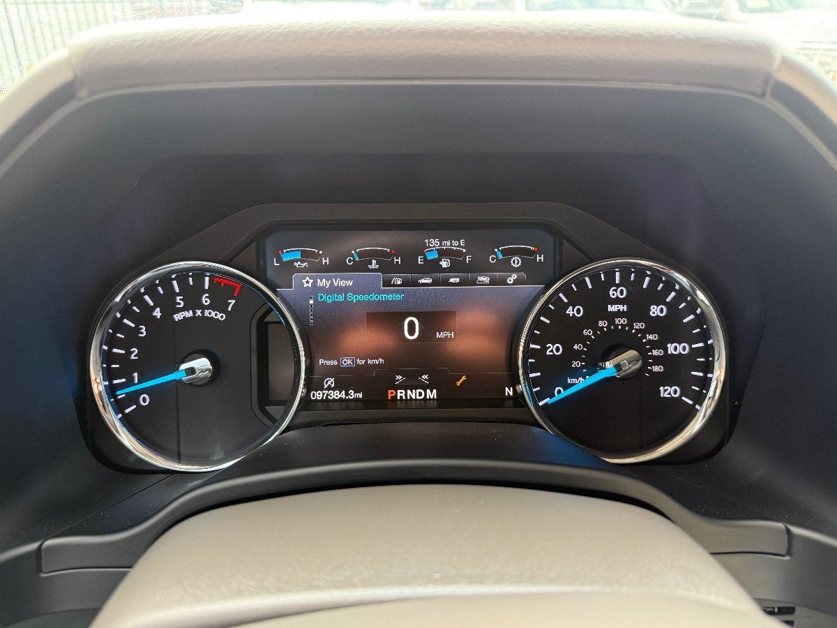 Used 2019 Ford Expedition XLT w/ Equipment Group 202A RWD image 28