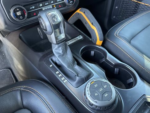 Used 2024 Ford Bronco Badlands image 28