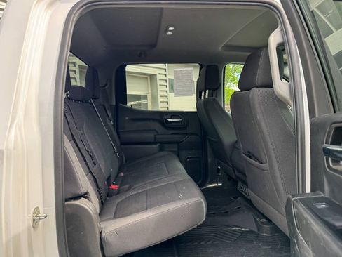 Used 2022 Chevrolet Silverado 1500 LT AWD/4WD image 12