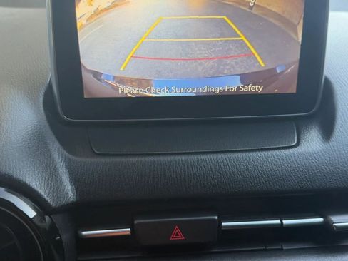 Used 2017 Toyota Yaris iA FWD image 12