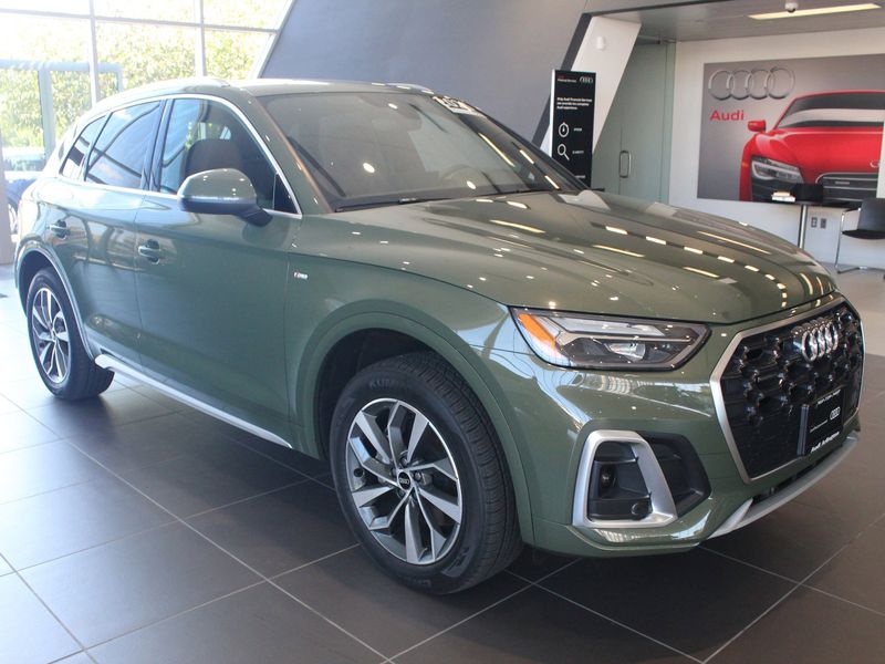 Certified 2025 Audi Q5 2.0T Premium image 1