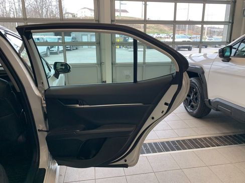 Used 2023 Toyota Camry XLE image 18