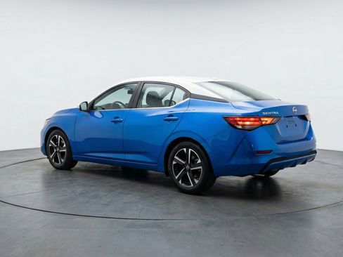 Used 2025 Nissan Sentra SV image 6