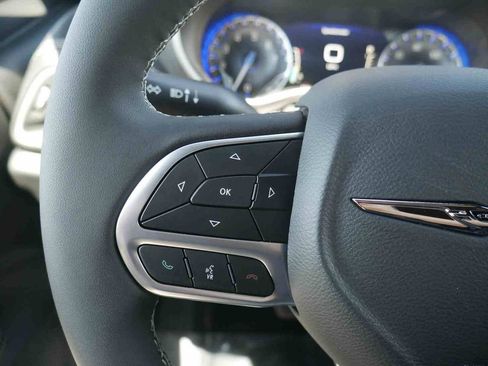 New 2026 Chrysler Pacifica Select AWD/4WD image 37