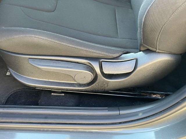 Used 2025 Hyundai Elantra Sport FWD image 17