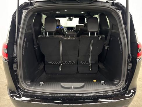 New 2026 Chrysler Pacifica Select w/ S Appearance Package image 20