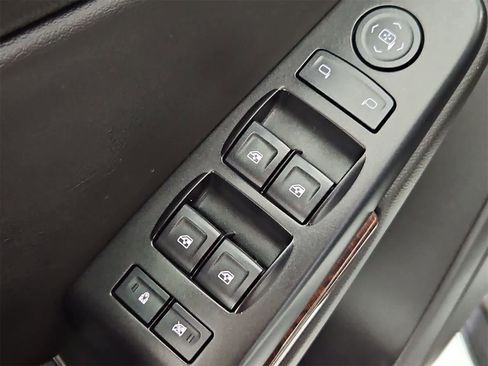 Used 2017 GMC Yukon XL SLE w/ HD Trailering Package image 17