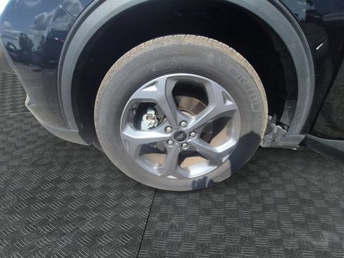 Used 2025 Ford Escape ST-Line FWD image 13