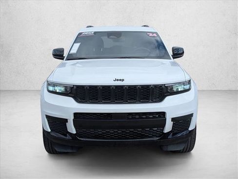 Used 2024 Jeep Grand Cherokee L Laredo image 2