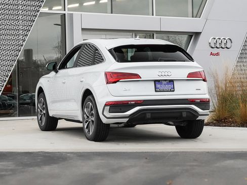 Certified 2025 Audi Q5 2.0T Premium Plus w/ Premium Plus Package image 4