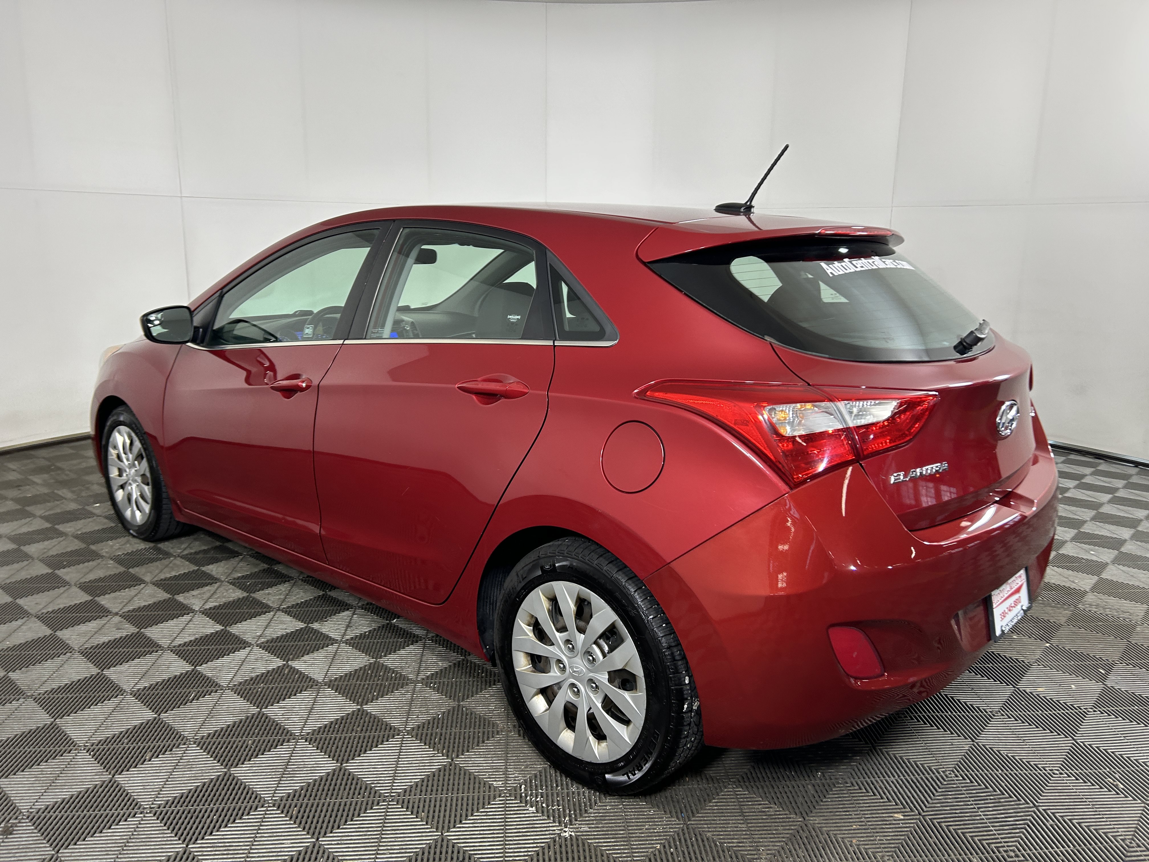 Used 2016 Hyundai Elantra GT FWD image 6