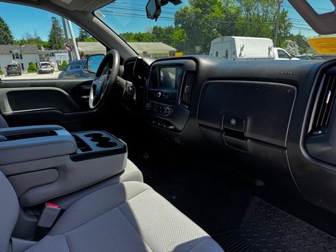 Used 2018 Chevrolet Silverado 1500 Custom w/ Custom Value Package AWD/4WD image 15
