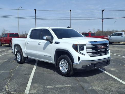 Used 2025 GMC Sierra 1500 SLE image 1