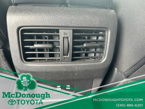 Used 2025 Nissan Rogue SV AWD/4WD image 9