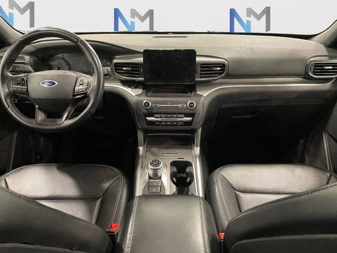 Used 2020 Ford Explorer XLT w/ Equipment Group 202A image 10