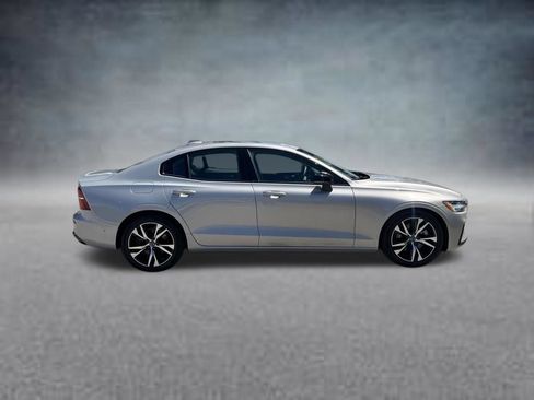 Used 2024 Volvo S60 B5 Plus AWD/4WD image 4