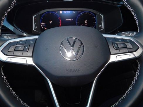 Used 2024 Volkswagen Taos SEL image 29