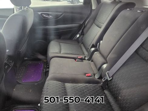 Used 2018 Nissan Rogue SV image 5