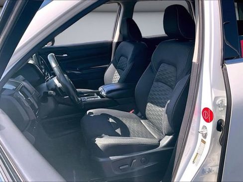 Certified 2022 Nissan Pathfinder SV FWD image 21