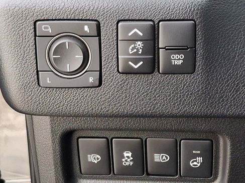 Used 2023 Lexus GX 460 Premium w/ Accessory Package image 25