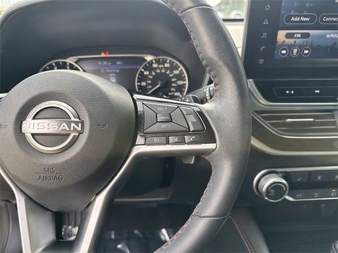Used 2024 Nissan Altima 2.5 SR w/ SR Premium Package image 17