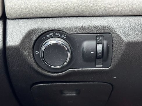 Used 2013 Chevrolet Cruze LS FWD image 28