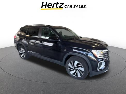 Used 2025 Volkswagen Atlas SE image 1