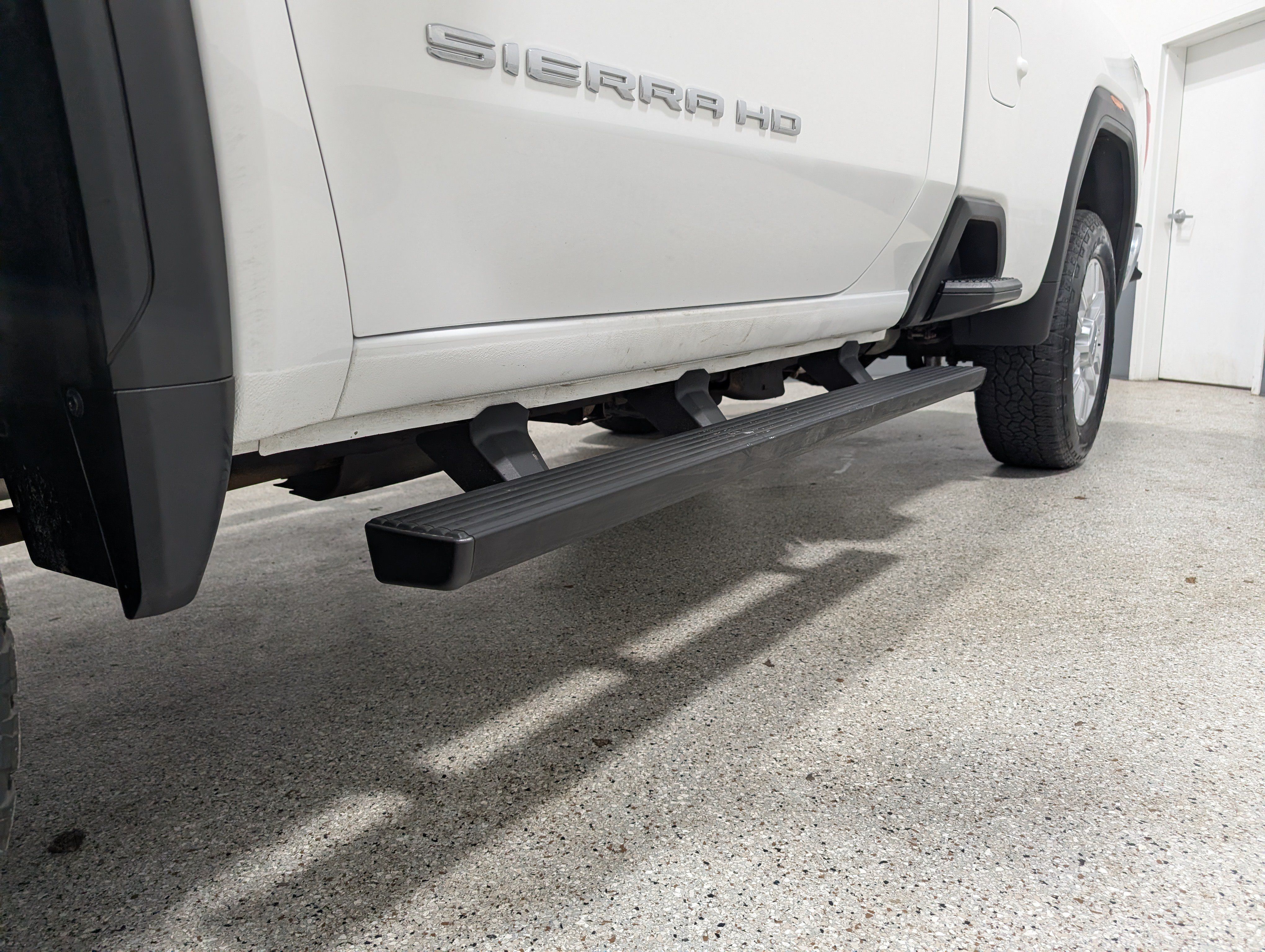 Used 2024 GMC Sierra 2500 SLE w/ SLE Convenience Package AWD/4WD image 9