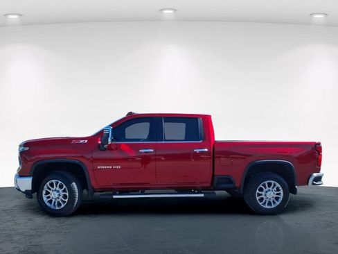 Used 2025 Chevrolet Silverado 2500 LTZ w/ LTZ Plus Package AWD/4WD image 16