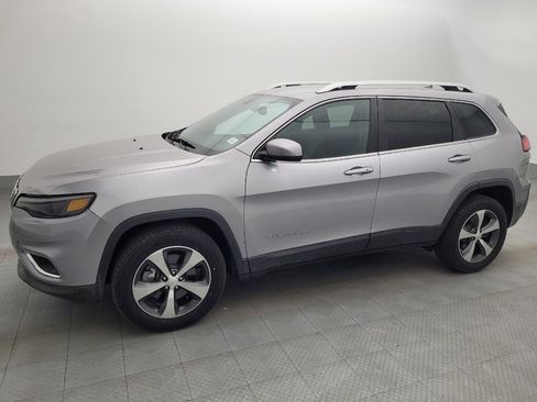 Used 2019 Jeep Cherokee Limited image 2