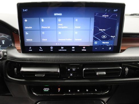 Used 2022 Lincoln Nautilus Reserve image 27